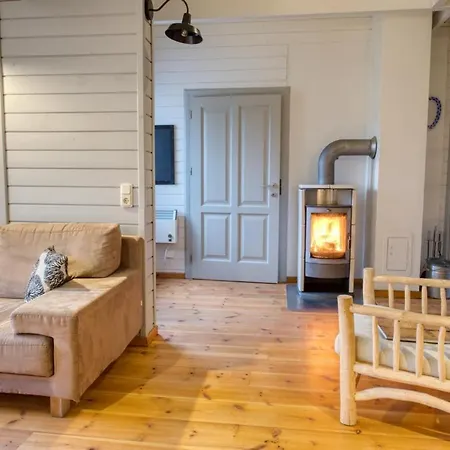Holiday home Traumhaff - Sea Hideaway Ostsee Region - Privates Nordicspa, Kamin, Kunst, Hund 300m Zum Luckow (Mecklenburg-Vorpommern)