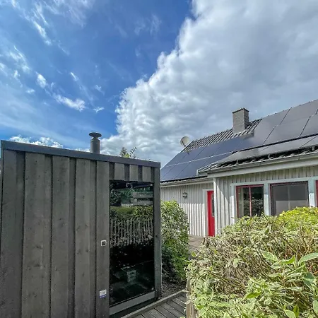 Traumhaff - Sea Hideaway Ostsee Region - Privates Nordicspa, Kamin, Kunst, Hund 300m Zum Holiday home *